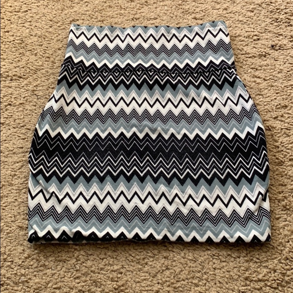 Patterned skirt - Picture 4 of 5